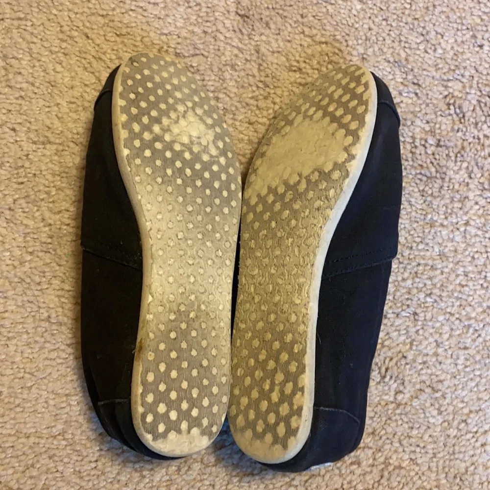 Toms - Picture 3 of 3